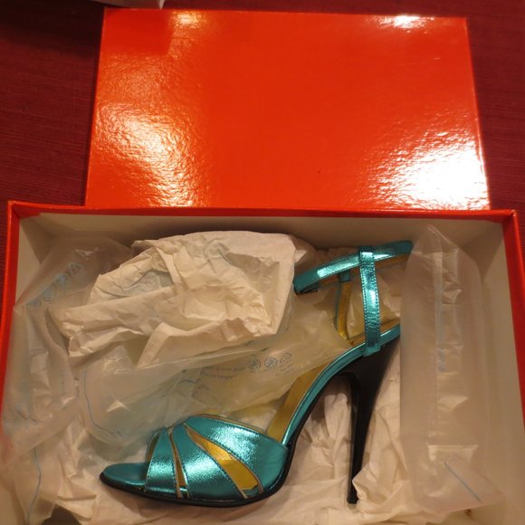NIB Beautiful FUSS Metallic Turquoise Ankle Strap Stiletto Sandals - Picture 8 of 9